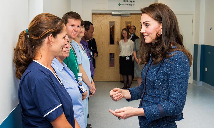 La Duquesa de Cambridge se reúne con los sobrevivientes del ataque en London Bridge