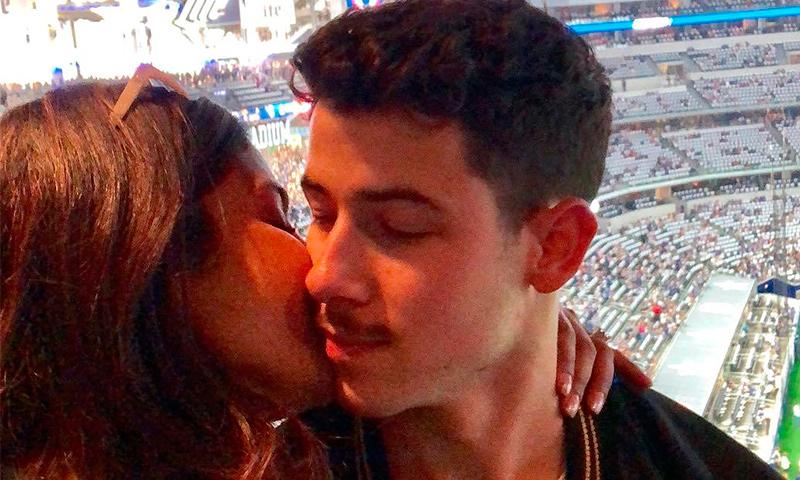 Pocas palabras y una romántica foto, así felicitó Pryanka Chopra a Nick Jonas en su cumpleaños